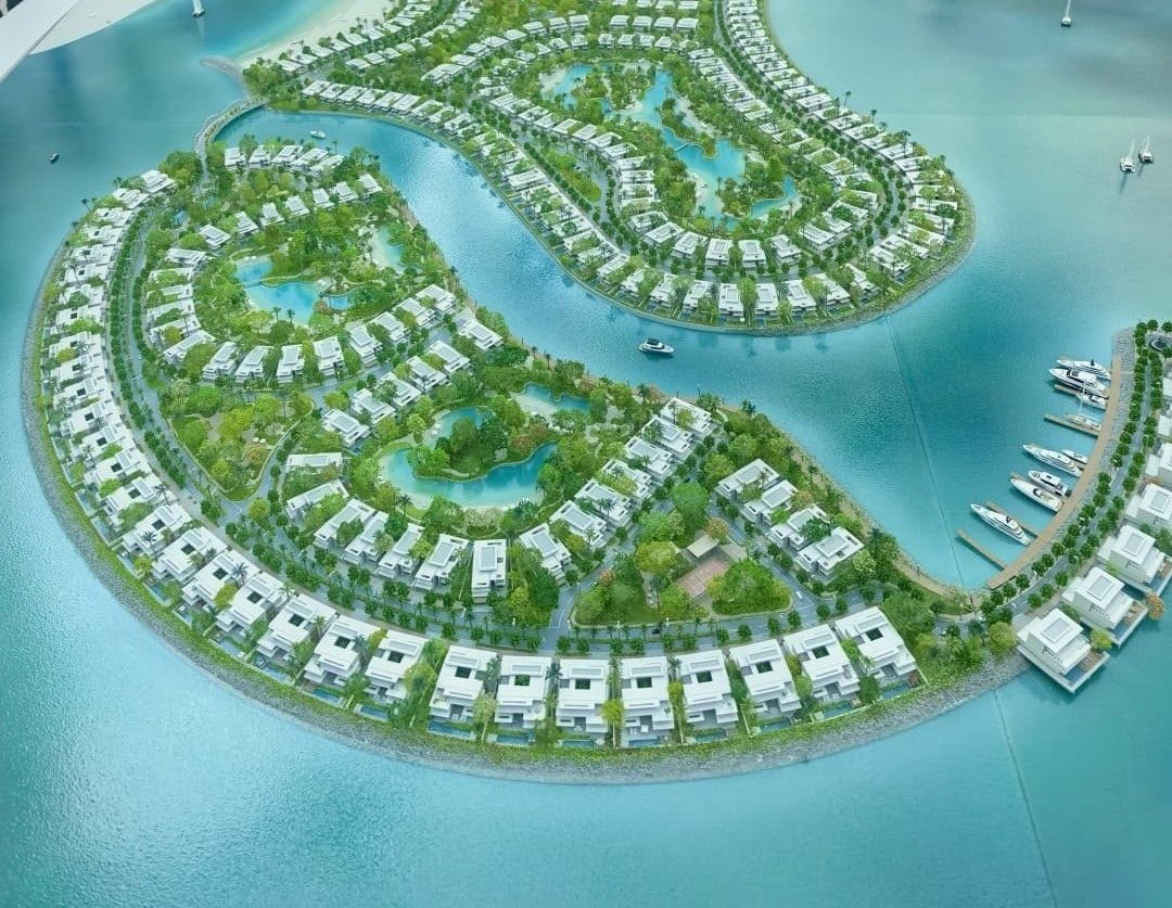 Bay Estates masterplan showing the swimmable lagoons, villa crescents and the marina on Dubai Islands Island E